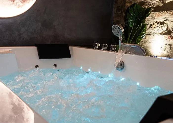 Luna Gemella & Деревянный коттедж Калитри