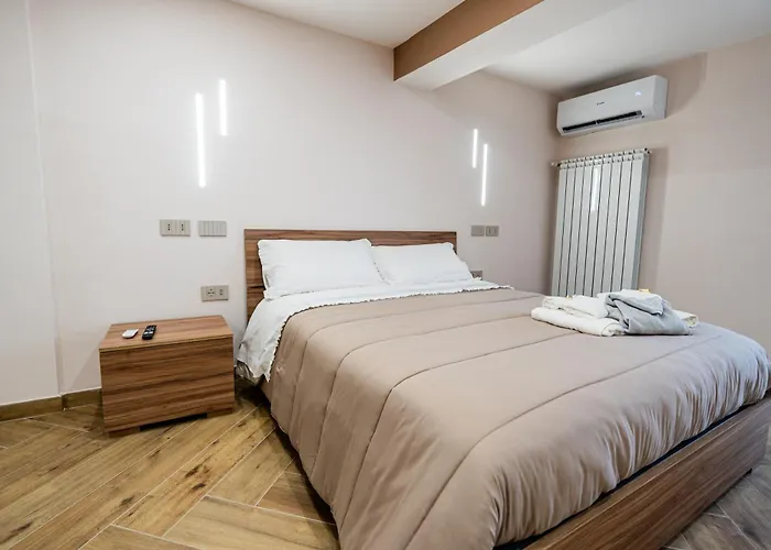 Luna Gemella & Деревянный коттедж *